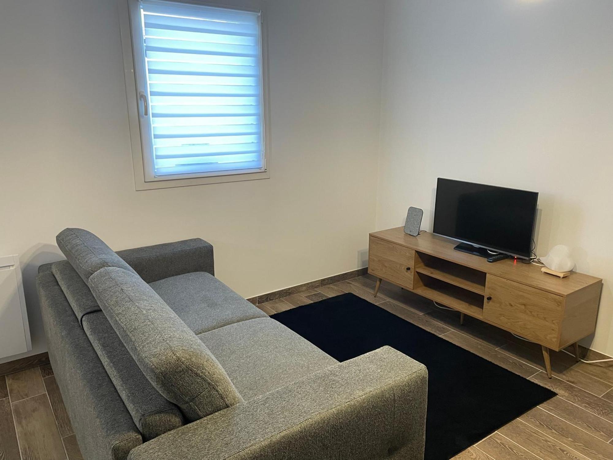 Studio Bien Situe & Tout Equipe Dans Une Maison Scionzier ภายนอก รูปภาพ